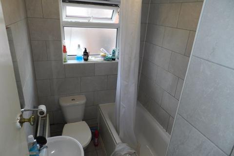 2 bedroom terraced house for sale, Autumn Place, Leeds
