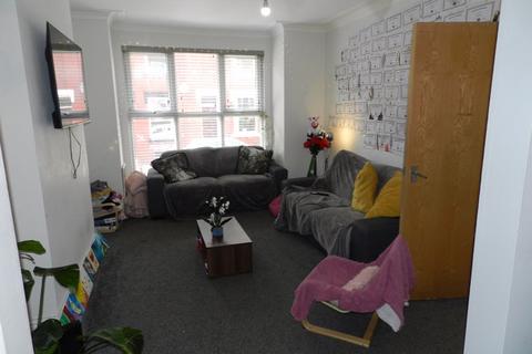 22 Welton Mount, Leeds, LS6 1ET