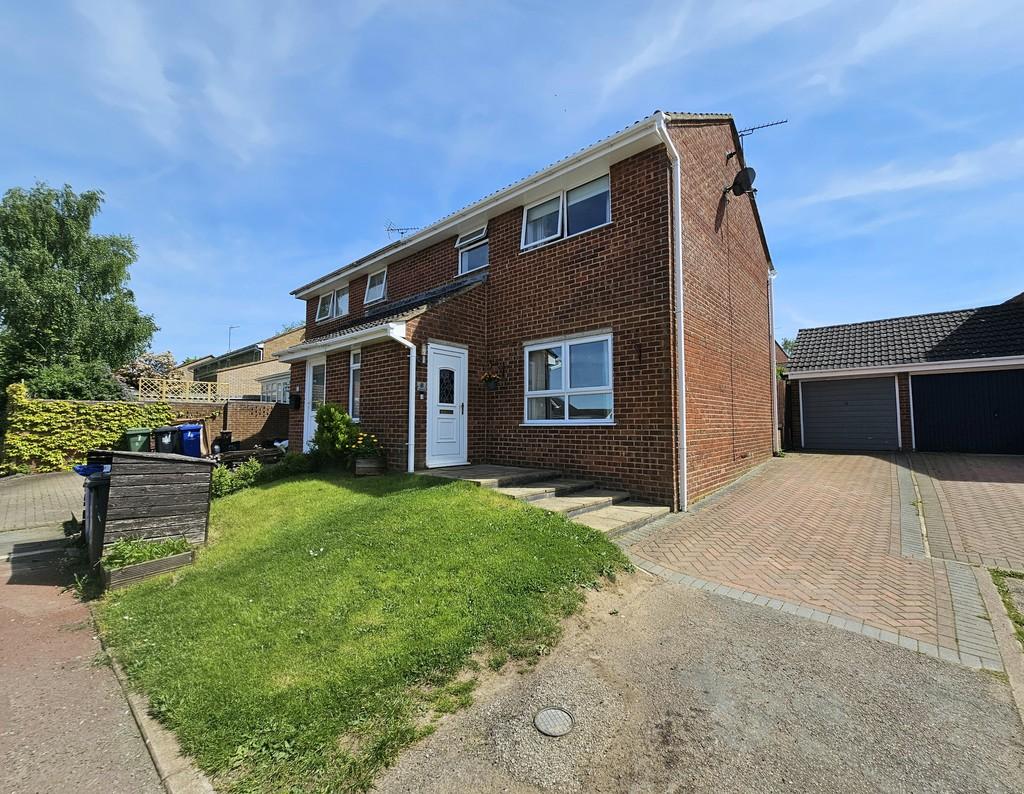 Allens Gate, Brackley 3 bed semidetached house for sale £315,000