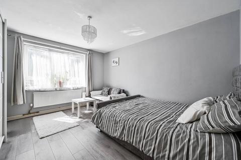 3 bedroom end of terrace house for sale, Chicksand Street, Aldgate, London, E1