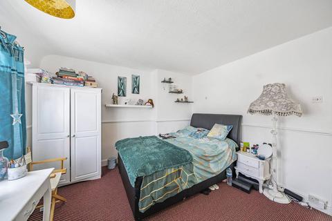 48 Walter Walk, Edgware, HA8 9ES
