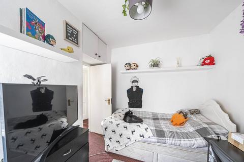 48 Walter Walk, Edgware, HA8 9ES