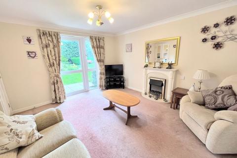1 bedroom retirement property for sale, Hunters Court, Chester Road, Streetly, Sutton Coldfield