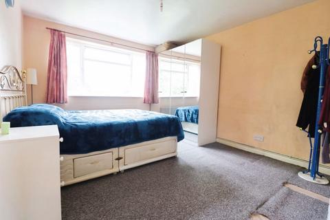 2 bedroom flat for sale, Haynes Close, Langley