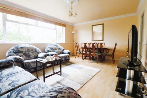 2 bedroom flat for sale, Haynes Close, Langley