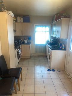 3 Holmewood Road, London, SE25 6UZ