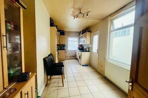 3 Holmewood Road, London, SE25 6UZ