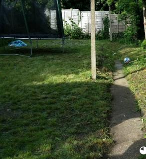 3 Holmewood Road, London, SE25 6UZ
