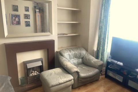3 Holmewood Road, London, SE25 6UZ