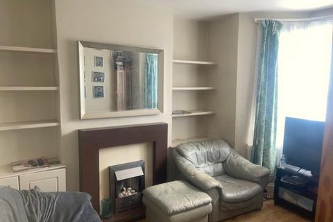 3 Holmewood Road, London, SE25 6UZ
