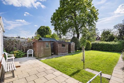 3 bedroom detached bungalow for sale, Sole Farm Avenue Bookham