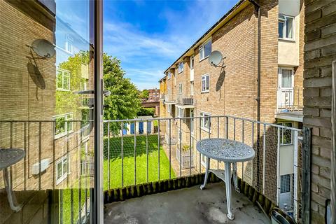 2 bedroom maisonette for sale, Hughenden Road, St. Albans, Hertfordshire, AL4