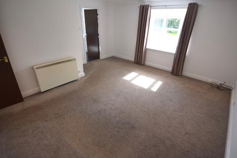2 bedroom ground floor flat to rent, Oakwood Close, Blackpool