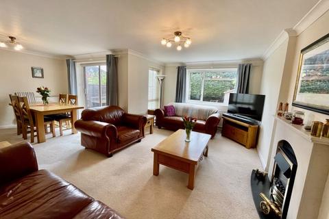 7 Chalklands, Bourne End, SL8 5TQ