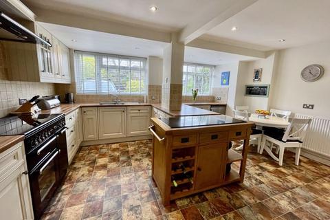 7 Chalklands, Bourne End, SL8 5TQ
