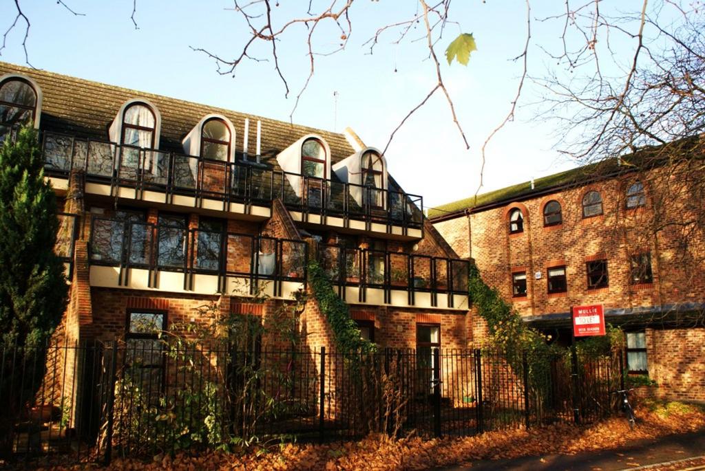 Kingfisher Place, Reading RG1 1 bed apartment to rent £1,250 pcm (£