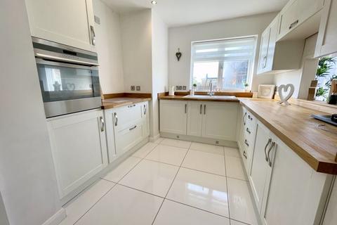4 Cartmel Drive, Dunstable, LU6 3PT