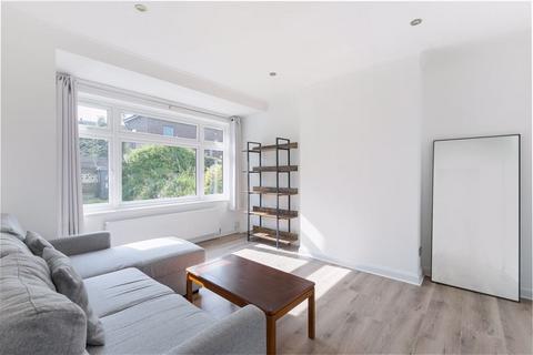 3 bedroom terraced house to rent, Braemar Avenue, South Croydon