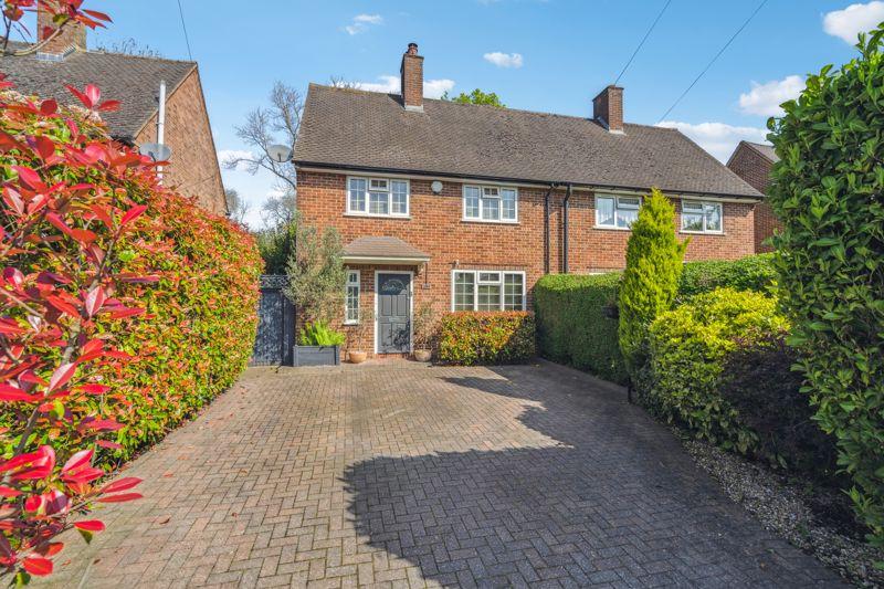 The Queens Drive, Rickmansworth WD3 2 bed semidetached house for sale £515,000