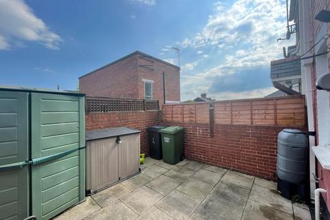 2 bedroom semi-detached house to rent, Exeter EX2