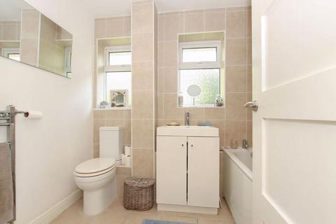 6 Catkin Close, Hemel Hempstead, HP1 3EB