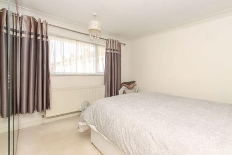 6 Catkin Close, Hemel Hempstead, HP1 3EB