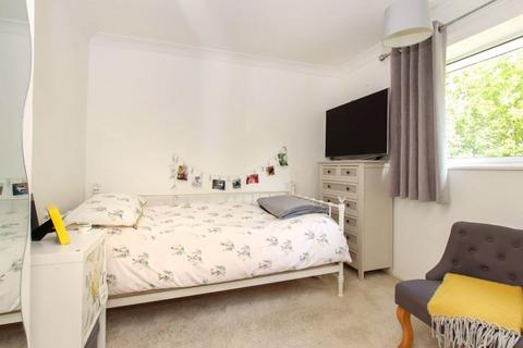 6 Catkin Close, Hemel Hempstead, HP1 3EB