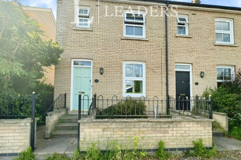 3 bedroom end of terrace house to rent, High Street, CB1