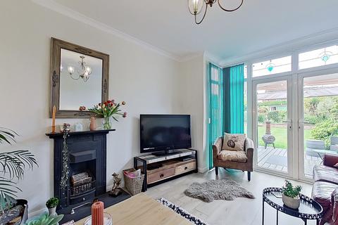 3 bedroom semi-detached house for sale, Bradford Road, Birmingham B36