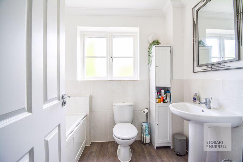 Ensuite to Bedroom 1