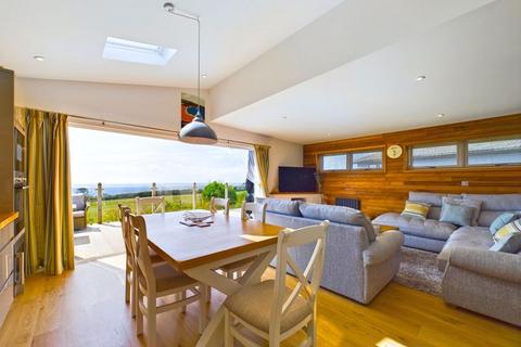 2 bedroom lodge for sale, Bay View, Nr Gorran Haven