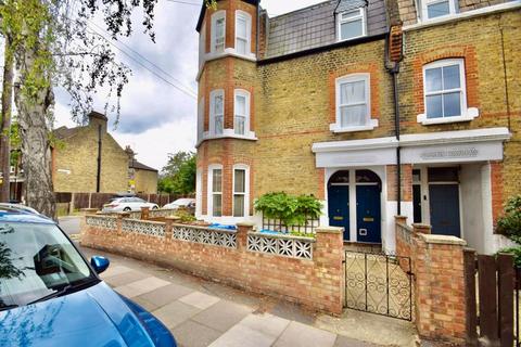 2 bedroom flat to rent, Wycliffe Road, London SW19