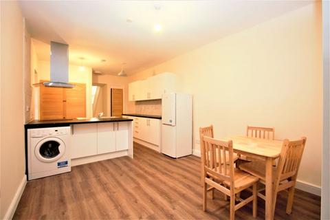 5 bedroom house to rent, Granville Road, London