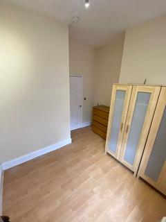 1 bedroom in a flat share to rent, One bedroom flat to let, Kilburn NW6