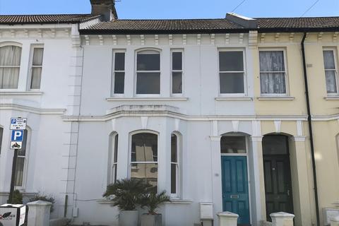 3 bedroom terraced house to rent, Upper Wellington Road