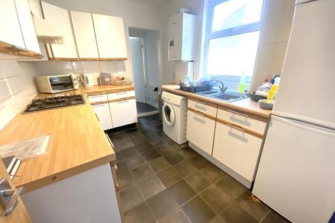 4 bedroom terraced house to rent, Margate Road, Southsea