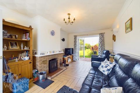 4 bedroom chalet for sale, Low Street, Oakley, Diss