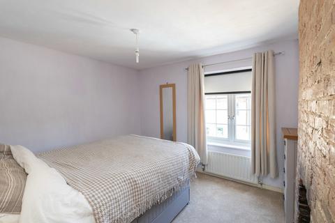 5 Riverside, Dorking, RH4 1PR