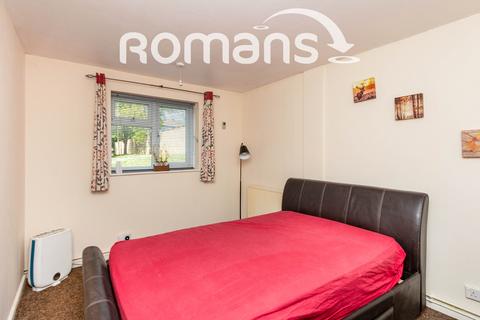 3 bedroom flat to rent, Brookhouse Road, Farnborough, GU14