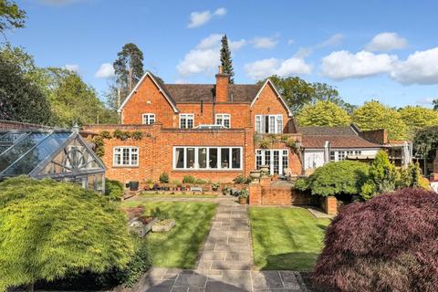Sundial Shepherds Lane, Windlesham, GU20 6HL