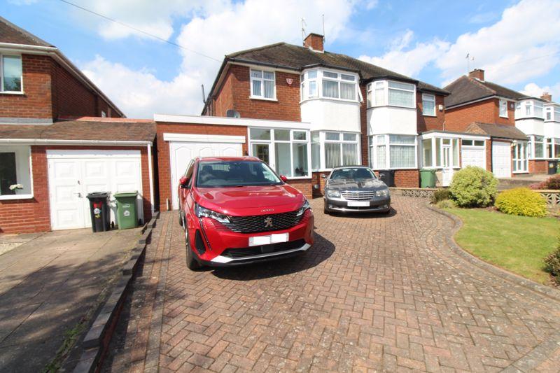 Manor Abbey Road, Halesowen B62 3 bed semidetached house for sale £