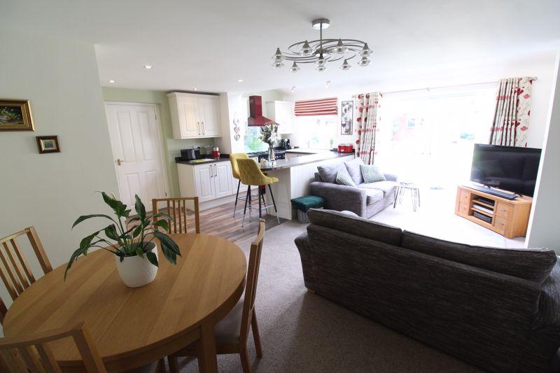 Manor Abbey Road, Halesowen B62 3 bed semidetached house for sale £