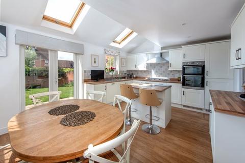 5 bedroom detached house for sale, Sellicks Road, Taunton TA2