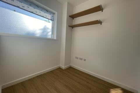3 bedroom terraced house to rent, Lilywhite Drive, Cambridge CB4