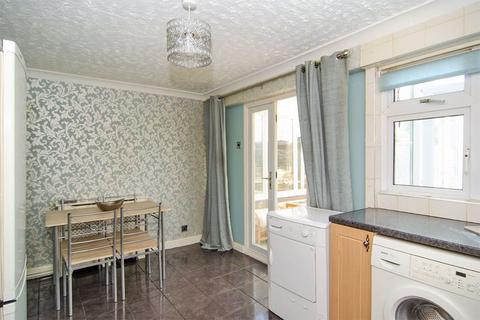 3 bedroom terraced house for sale, Thistledown Avenue, Burntwood WS7