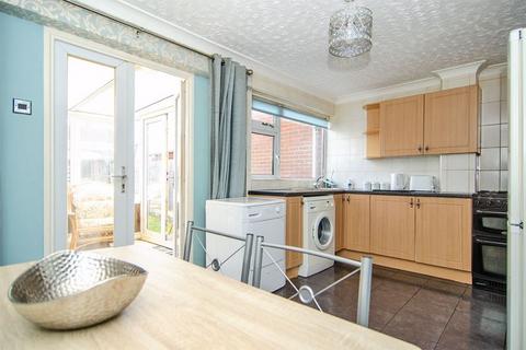 3 bedroom terraced house for sale, Thistledown Avenue, Burntwood WS7