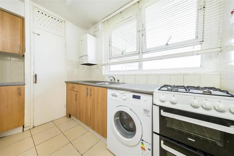 2 bedroom apartment for sale, Keevil Drive, Southfields