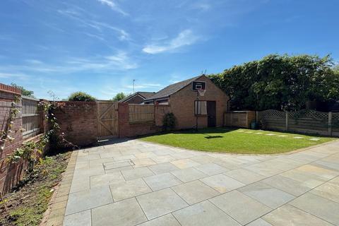 4 bedroom detached house for sale, Leyes Lane, Kenilworth