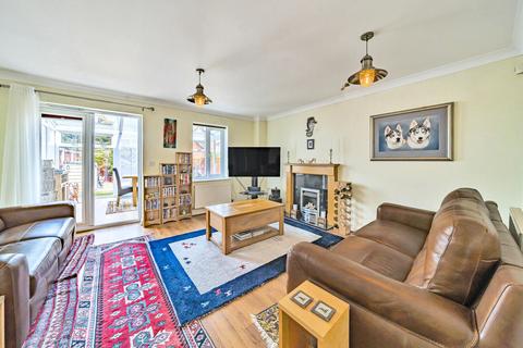 3 bedroom end of terrace house for sale, Davey Road, Tewkesbury, Gloucestershire, GL20