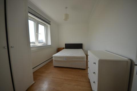 4 bedroom flat to rent, Stockwell Road, Stockwell SW9